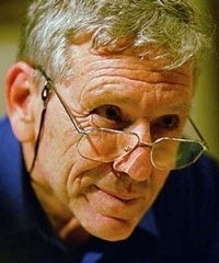 Amos Oz