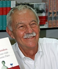 Eduardo Mendoza